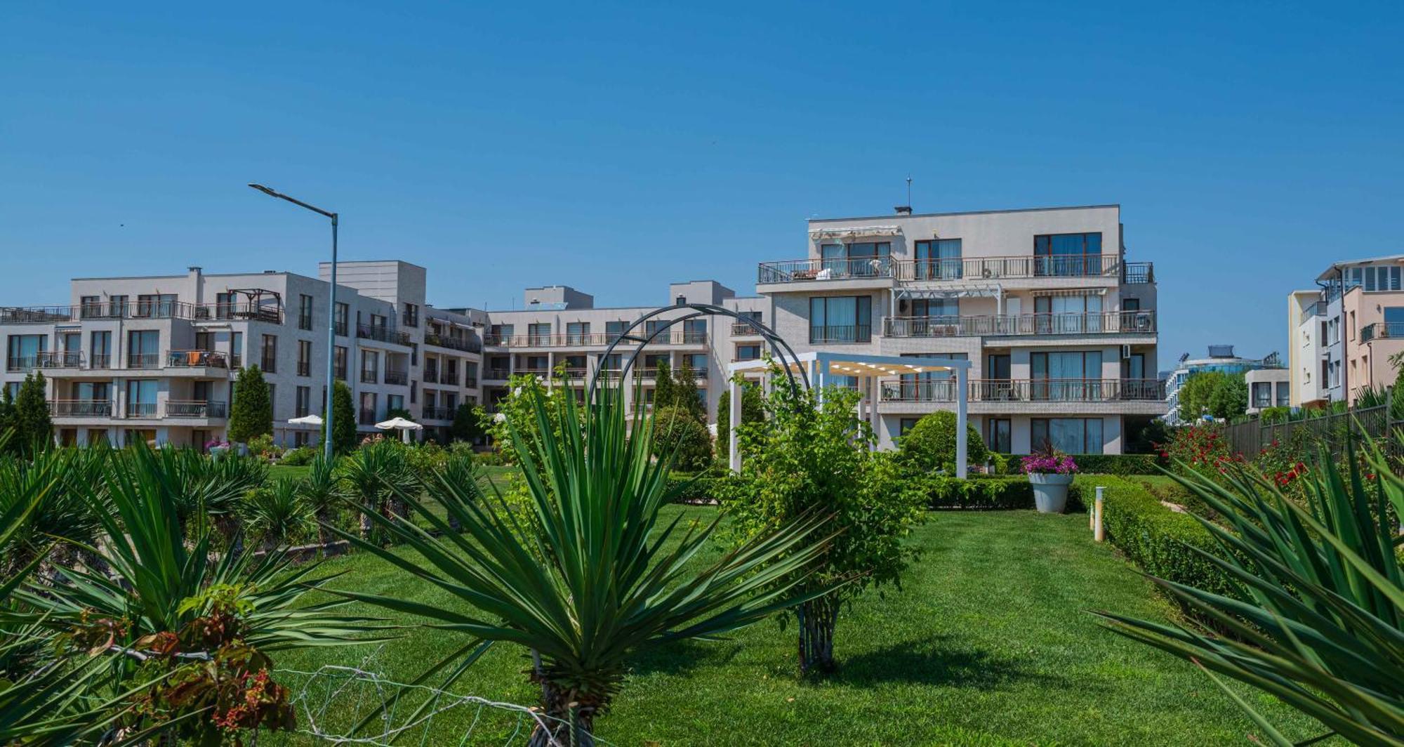 June One Bedroom Sea View Apartment Diamond Beach Resort Sarafowo Exterior foto